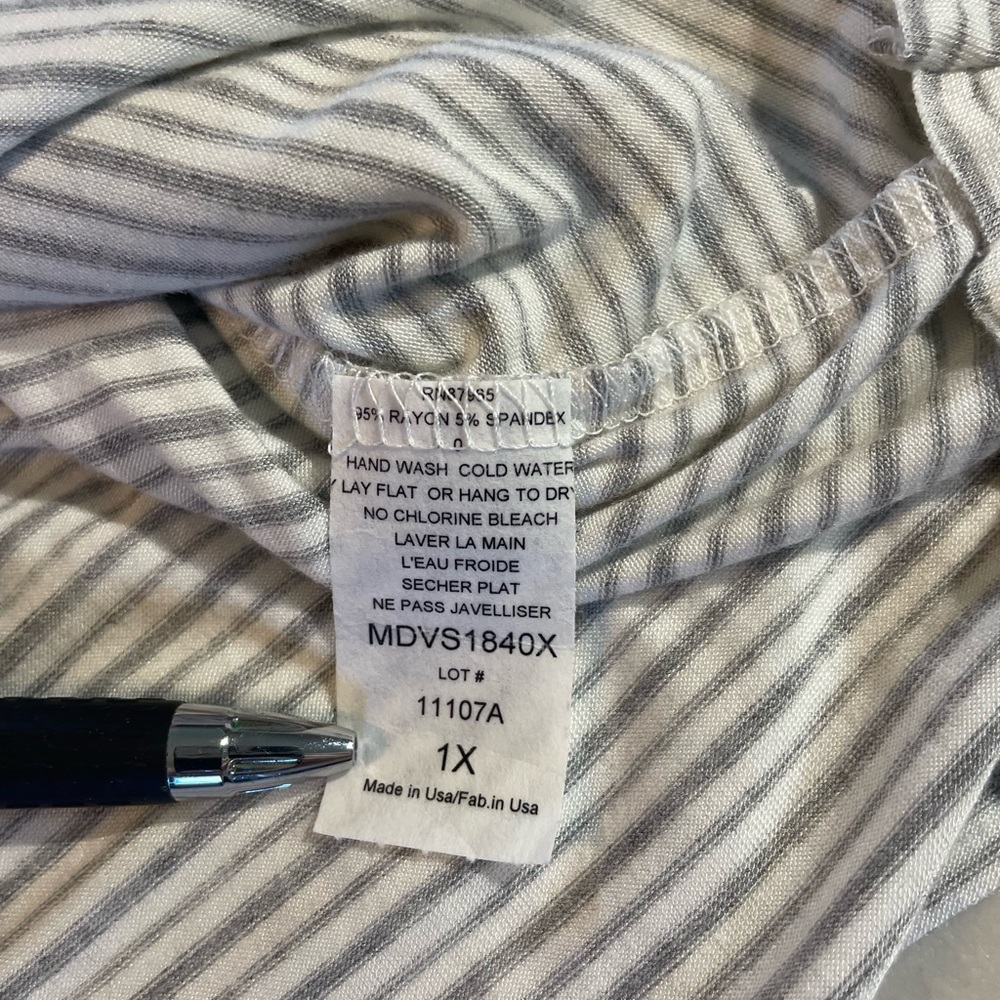 NWT Elan 1X Asymmetrical Striped Tee Gray  & White - Picture 5 of 6